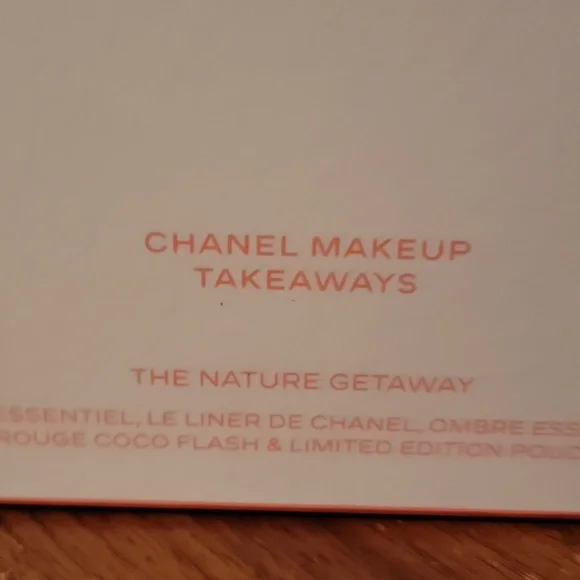 Chanel Makeup takeaways  The Nature Getaway - Picture 3 of 13